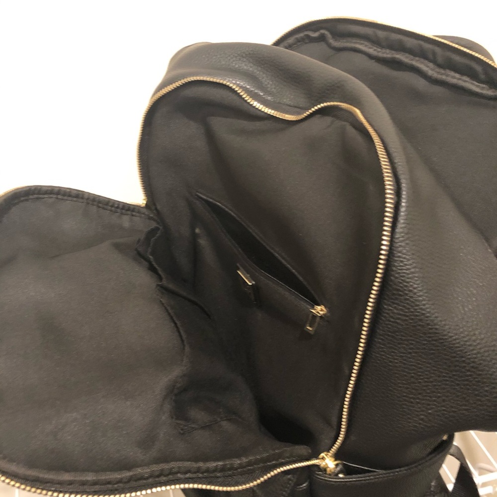 Unisex GUESS Backpack - Picture 3 of 4